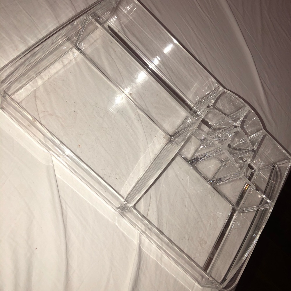 Acrylic Make-Up Organizer